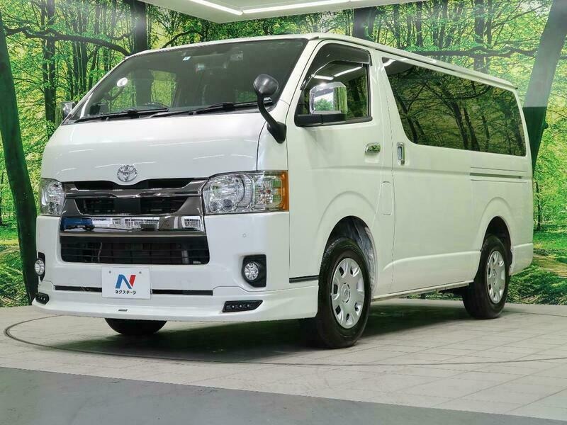 TRH Hiace 14 Seater
